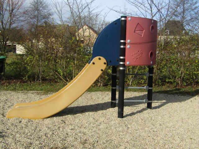 Aire de jeu toboggan