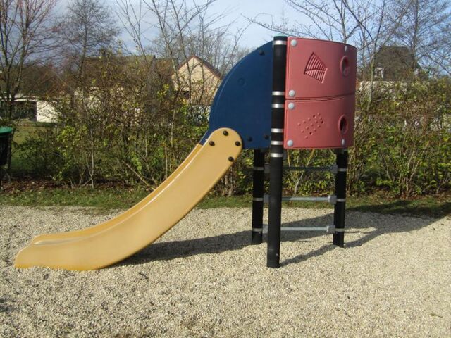 Aire de jeux toboggan